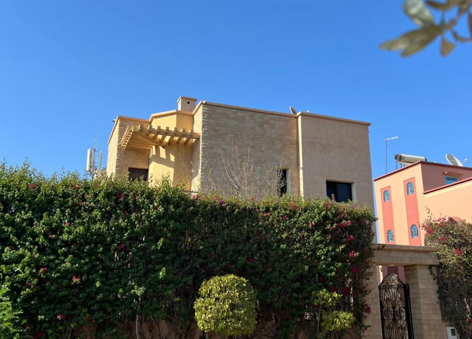 2 King Suites- Pool,Ac & Parking-Central Location Marrakesh 0*,  Morocco