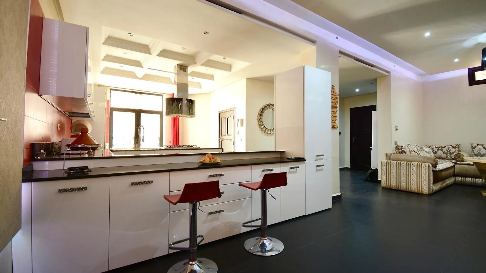 2 King Suites- Pool,Ac & Parking-Central Location Marrakesh 0*,  Morocco