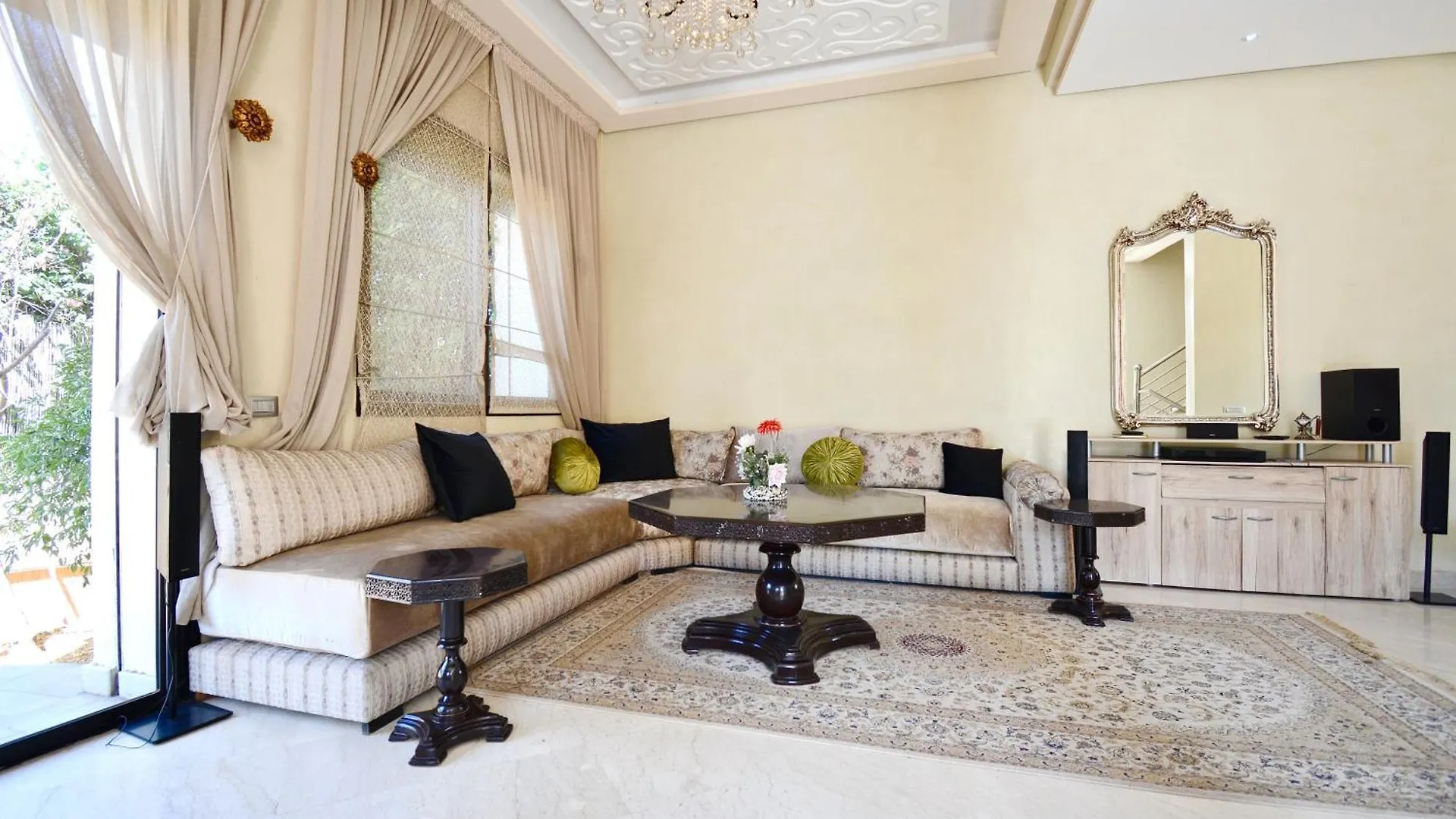2 King Suites- Pool,Ac & Parking-Central Location Marrakesh