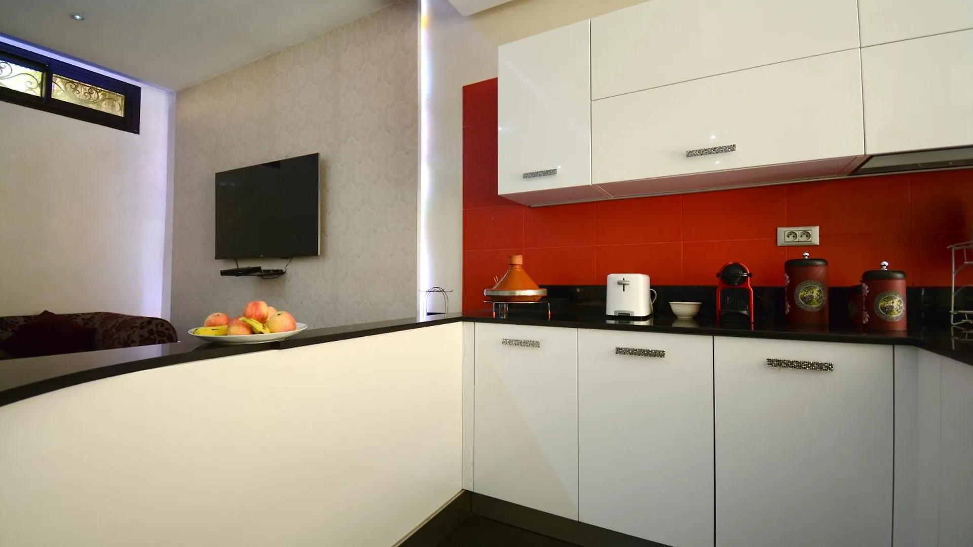 2 King Suites- Pool,Ac & Parking-Central Location Marrakesh Morocco