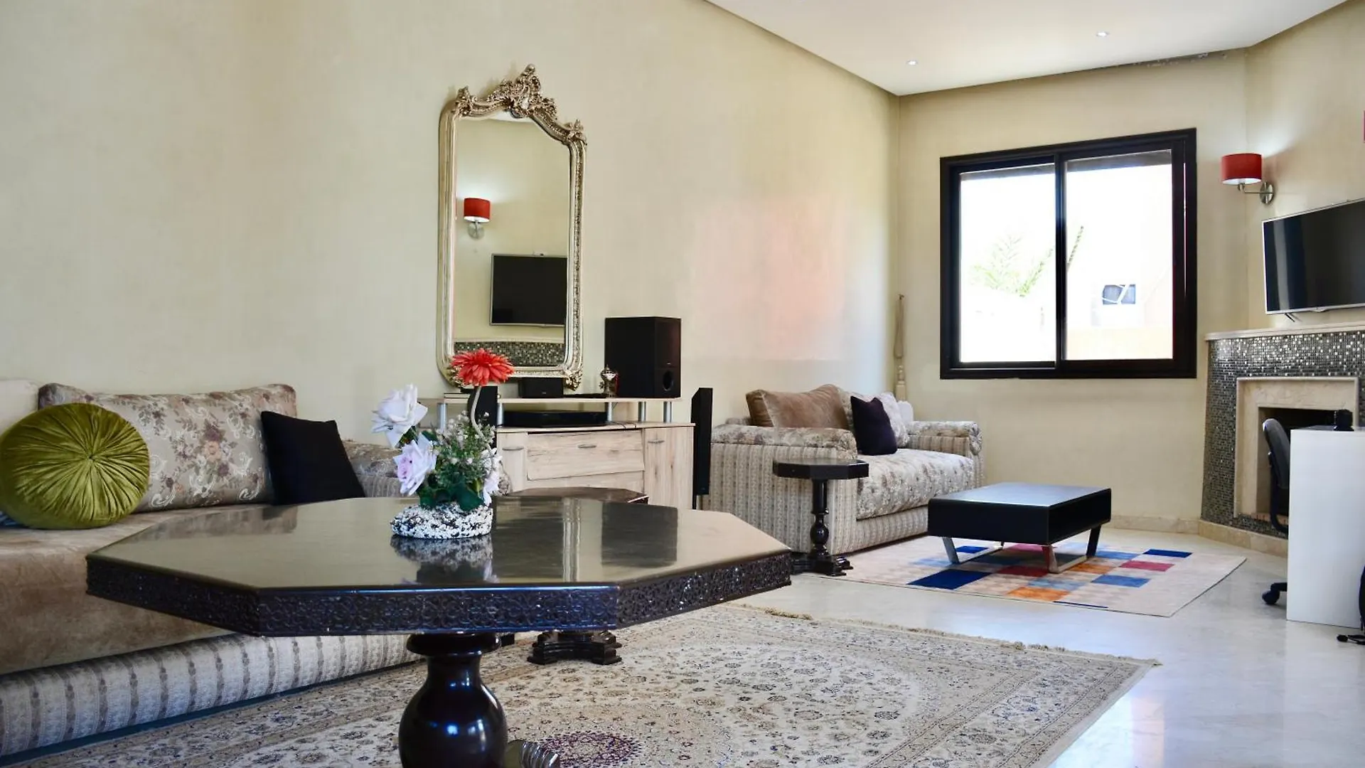 2 King Suites- Pool,Ac & Parking-Central Location Marrakesh 0*,  Morocco