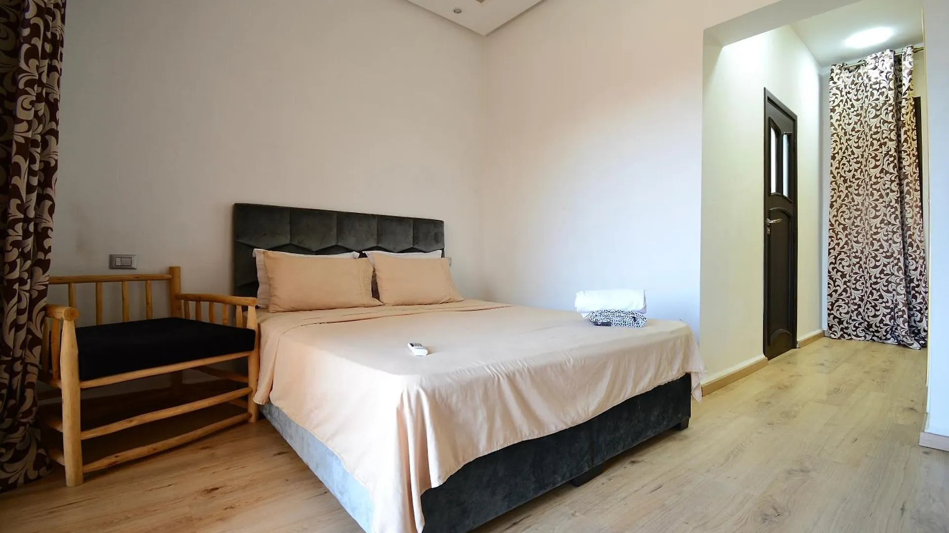 2 King Suites- Pool,Ac & Parking-Central Location Marrakesh