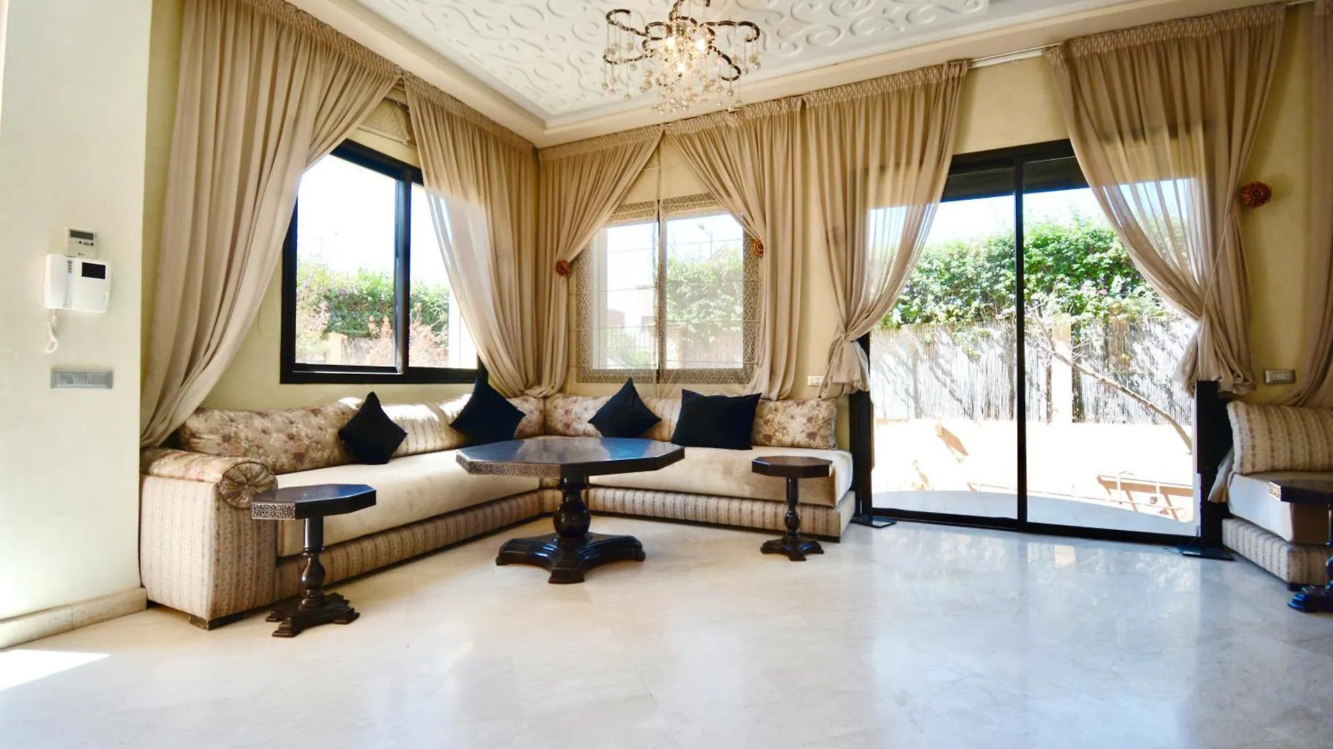 2 King Suites- Pool,Ac & Parking-Central Location Marrakesh Morocco