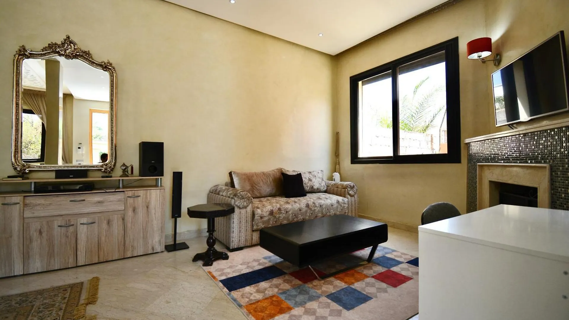 2 King Suites- Pool,Ac & Parking-Central Location Marrakesh Morocco