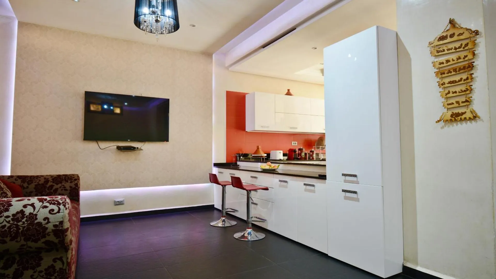 Villa 2 King Suites- Pool,Ac & Parking-Central Location Marrakesh Morocco