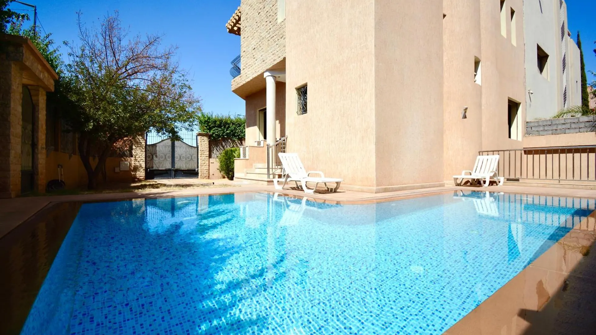 2 King Suites- Pool,Ac & Parking-Central Location Marrakesh