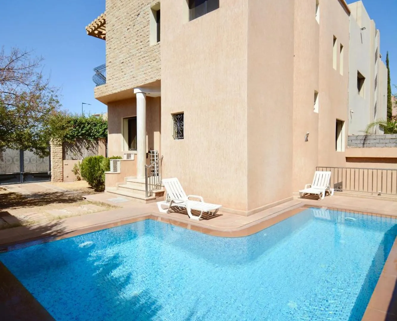 2 King Suites- Pool,Ac & Parking-Central Location Marrakesh 0*,  Morocco