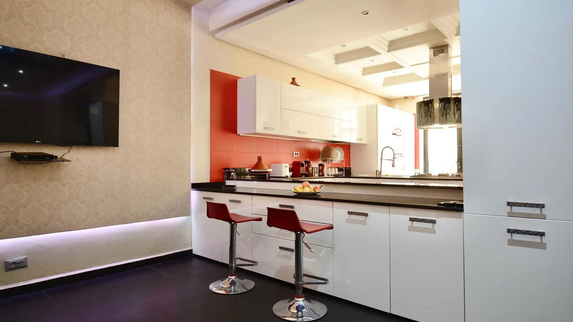 2 King Suites- Pool,Ac & Parking-Central Location Marrakesh